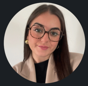 Notre équipe 12 Mélissa, professeure en SVT et physiologie